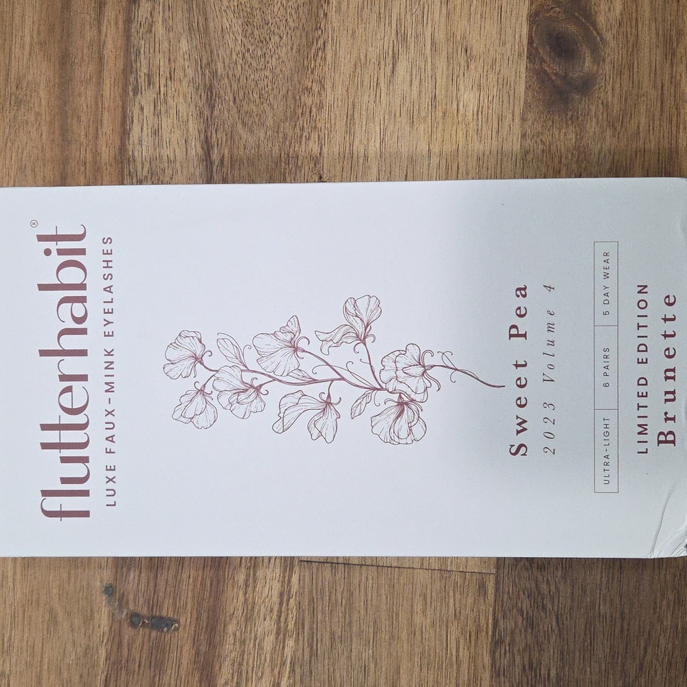 FLUTTERHABIT Sweet Pea Brunette NIB